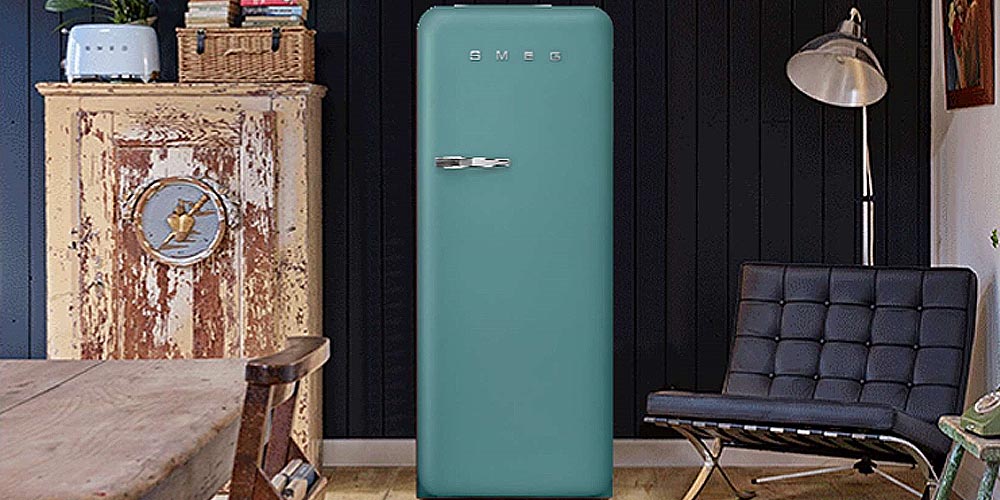 SMEG_Fridge_FAB28_by_born_in_colour
